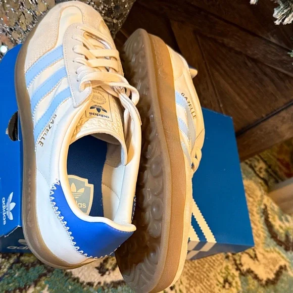 Adidas Gazelle Classic Off White and Clear Sky Blue Sneakers Sz 9 - Picture 7 of 12